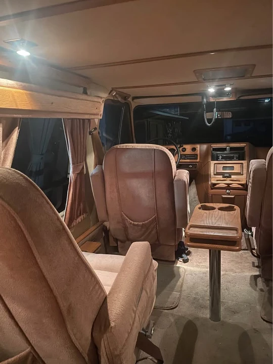 1988 Chevrolet G-Series Van - Image 9 of 11