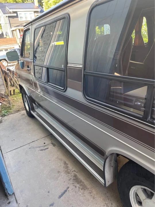 1988 Chevrolet G-Series Van - Image 2 of 11