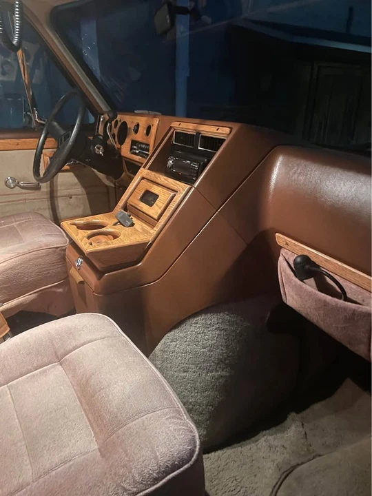 1988 Chevrolet G-Series Van - Image 4 of 11