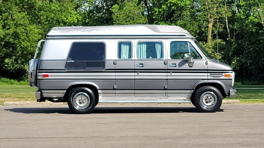 1988 Chevrolet G-Series Van - Image 5 of 19