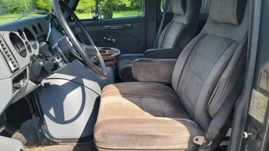 1988 Chevrolet G-Series Van - Image 16 of 19