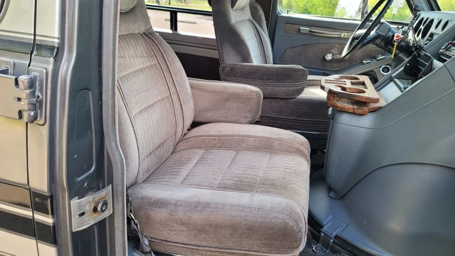 1988 Chevrolet G-Series Van - Image 15 of 19