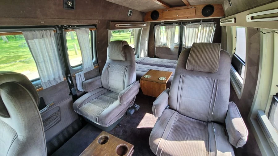 1988 Chevrolet G-Series Van - Image 18 of 19