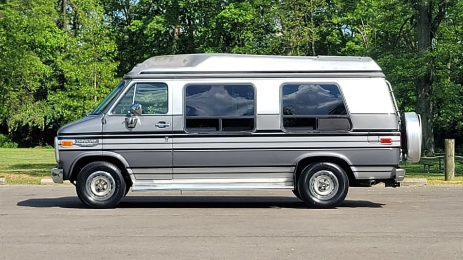 1988 Chevrolet G-Series Van - Image 2 of 19