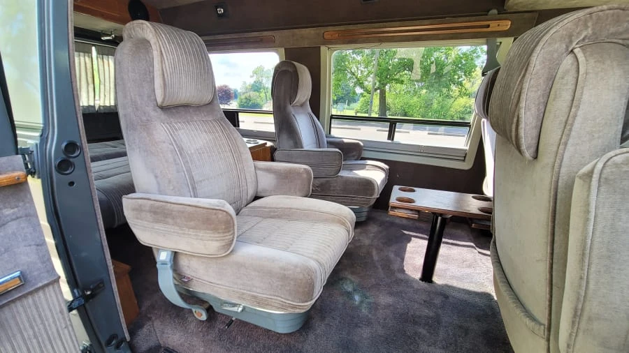 1988 Chevrolet G-Series Van - Image 10 of 19
