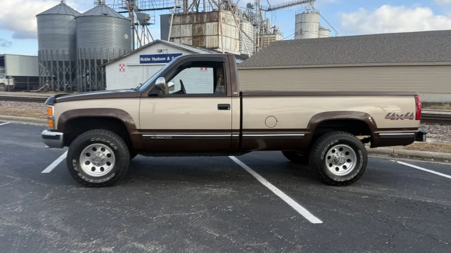 1988 Chevrolet C/K 4th Gen - Image 2 of 10