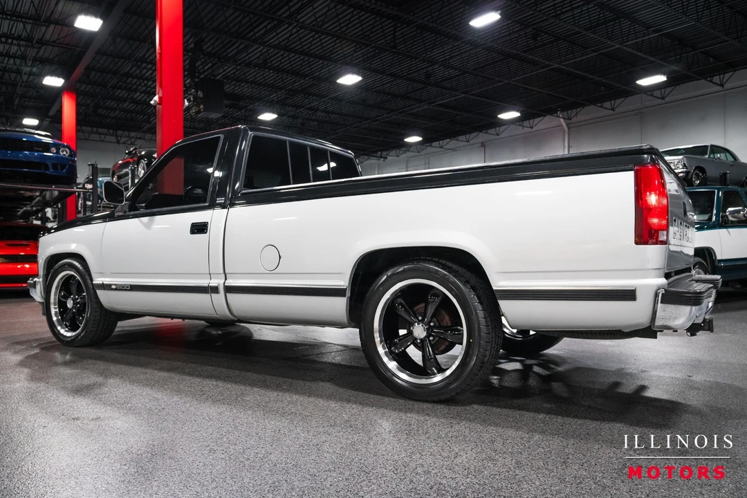 1988 Chevrolet C/K 4th Gen - Image 3 of 31