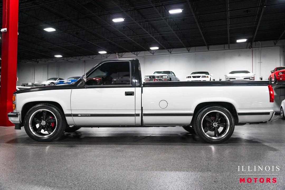 1988 Chevrolet C/K 4th Gen - Image 2 of 31