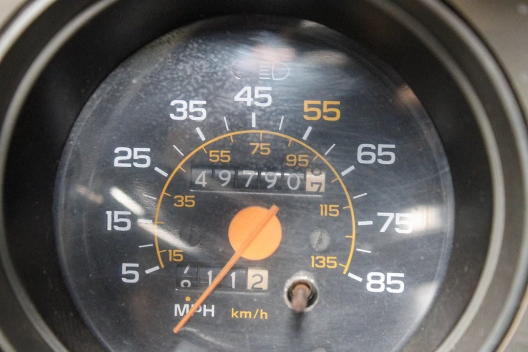 1988 Chevrolet - Image 13 of 31