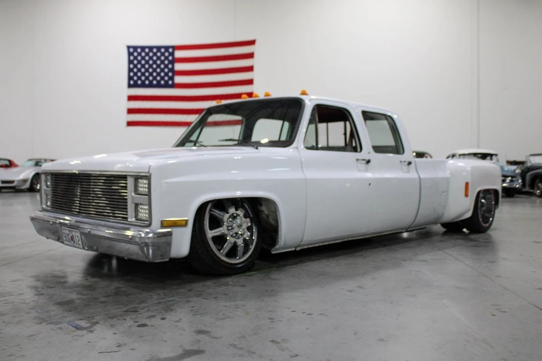 1988 Chevrolet - Image 22 of 31