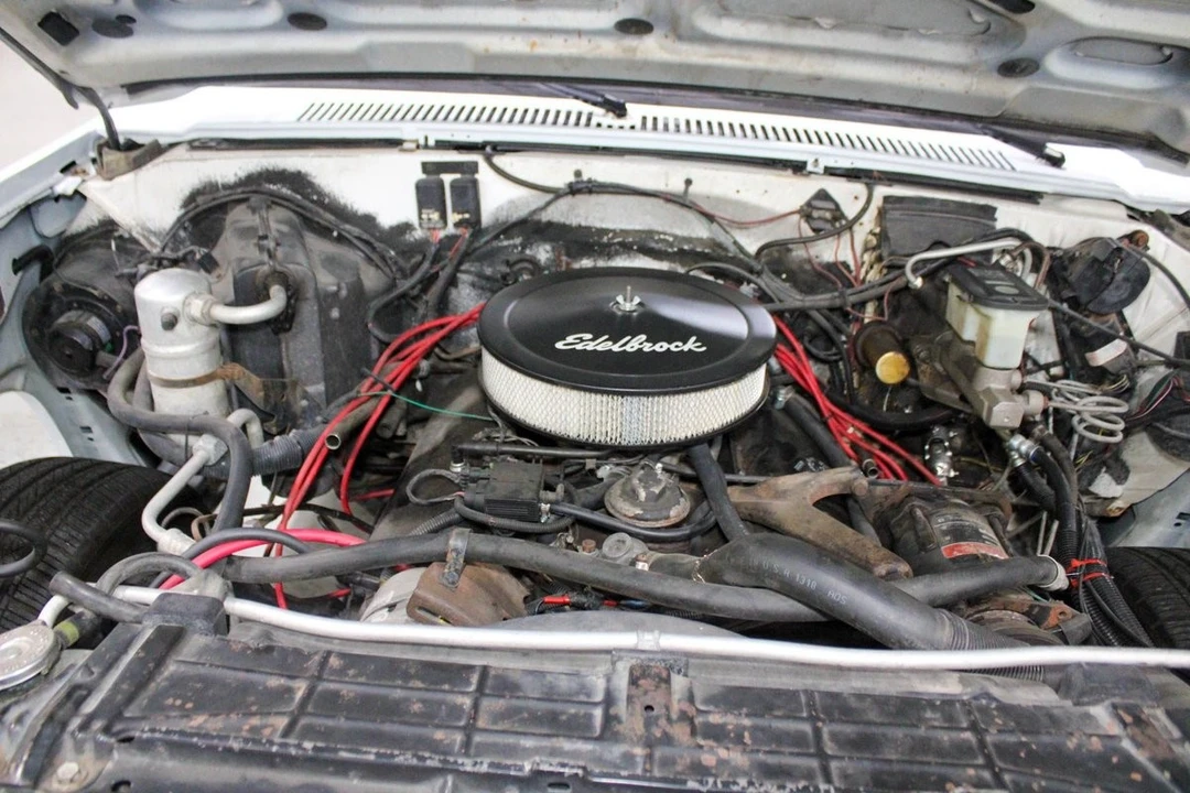 1988 Chevrolet - Image 17 of 31