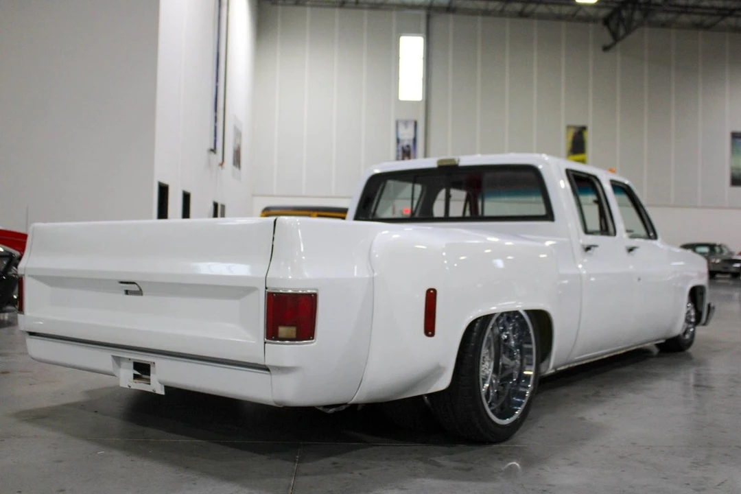 1988 Chevrolet - Image 25 of 31