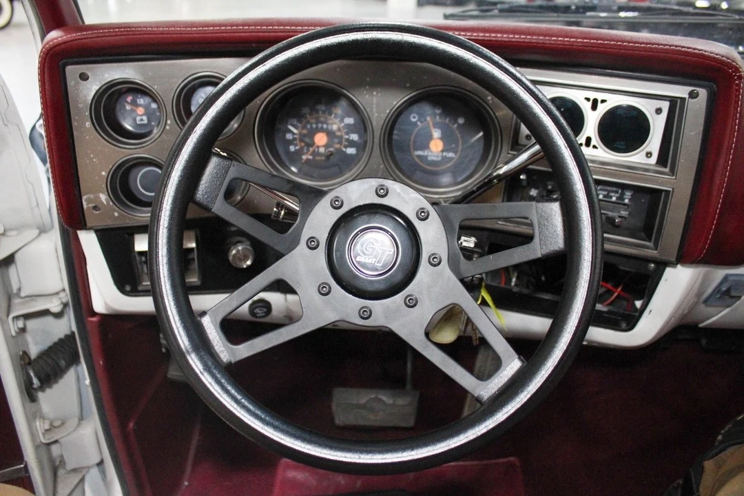 1988 Chevrolet - Image 11 of 31