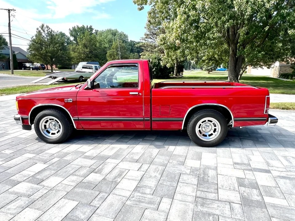 1988 Chevrolet S-10 - Image 9 of 12