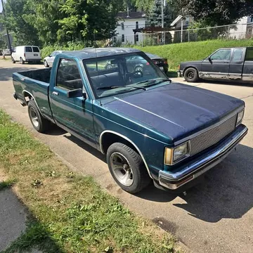 1988 Chevrolet S-10 Pickup 2D 6 ft