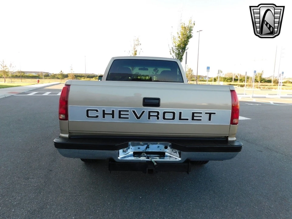 1988 Chevrolet C/K 4th Gen - Image 5 of 12