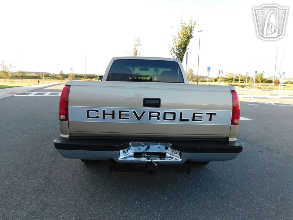 1988 Chevrolet C/K 4th Gen - Image 5 of 12