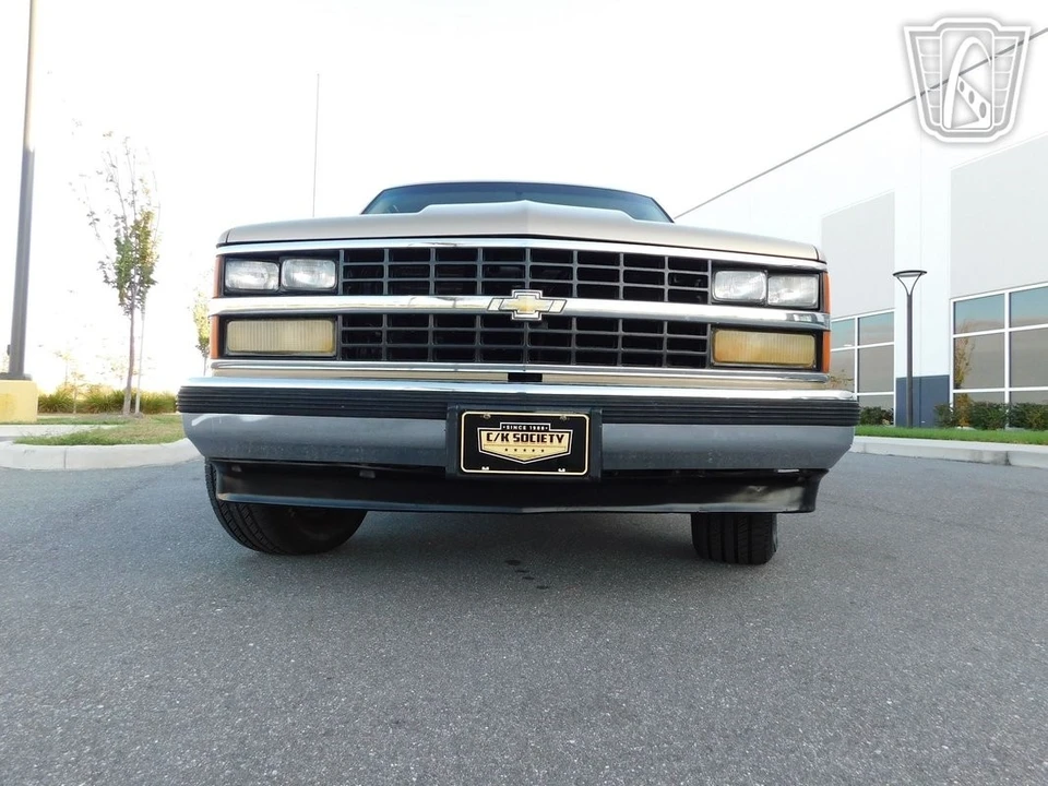 1988 Chevrolet C/K 4th Gen - Image 9 of 12