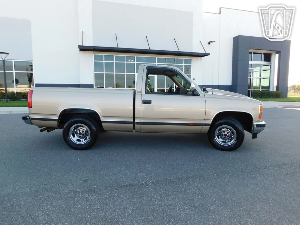 1988 Chevrolet C/K 4th Gen - Image 4 of 12