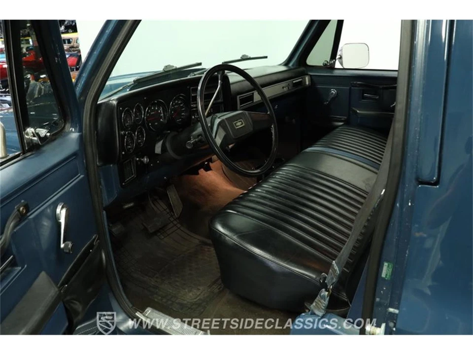 1988 Chevrolet Silverado - Image 4 of 31