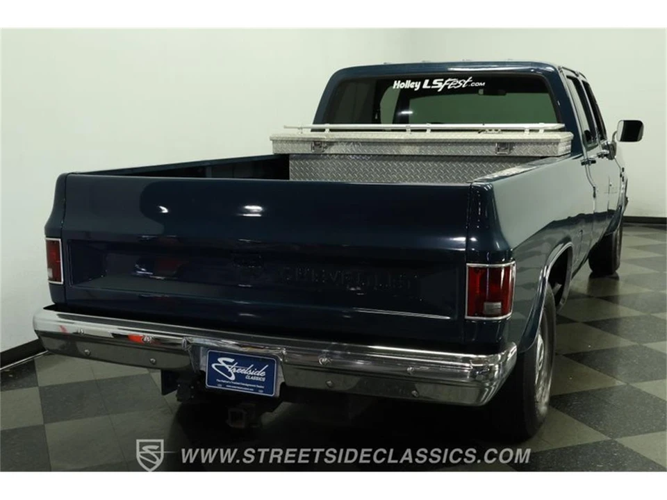 1988 Chevrolet Silverado - Image 10 of 31