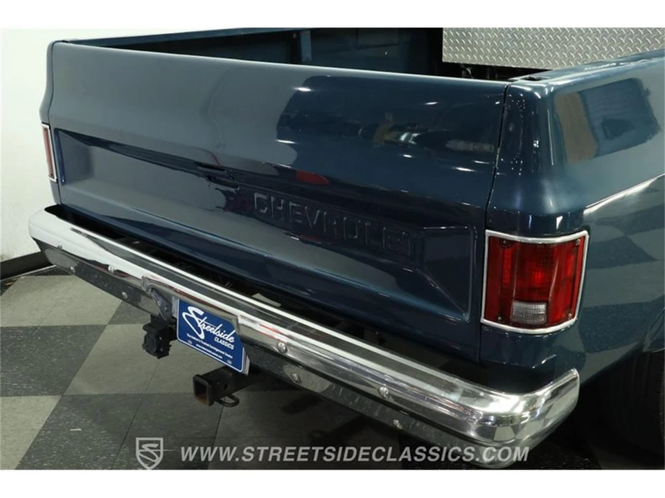 1988 Chevrolet Silverado - Image 25 of 31