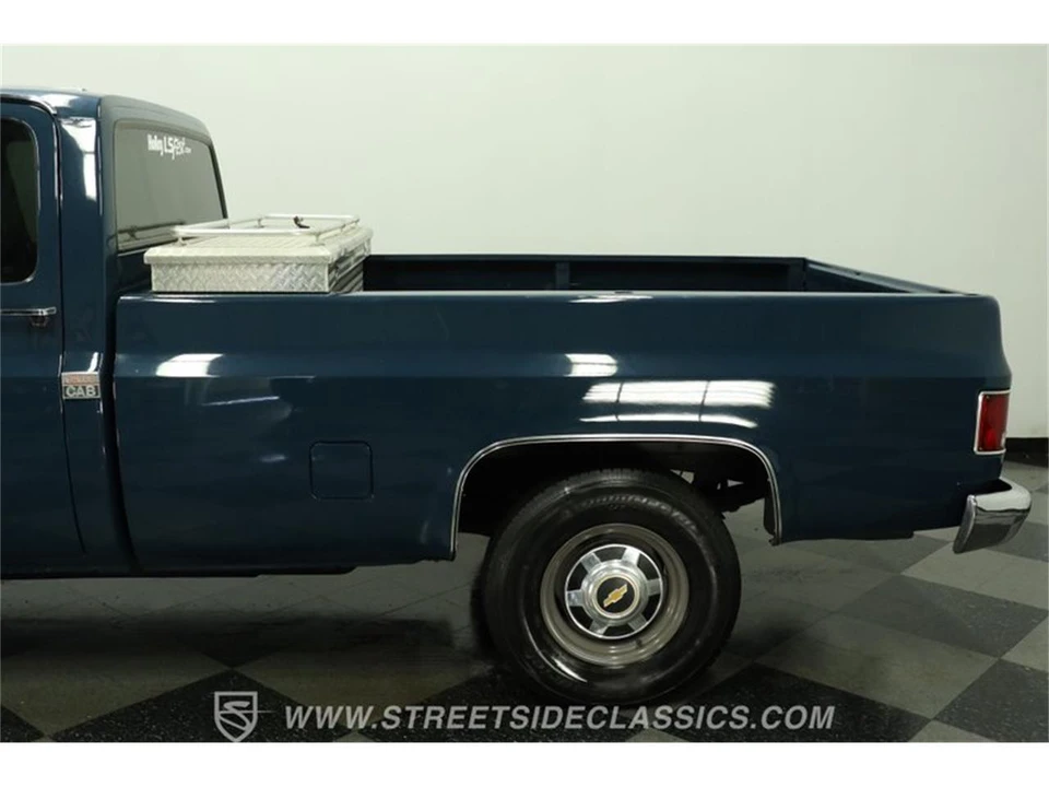 1988 Chevrolet Silverado - Image 24 of 31