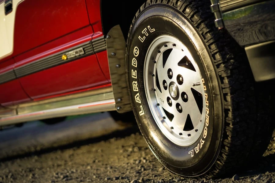 1988 Chevrolet Silverado - Image 18 of 31
