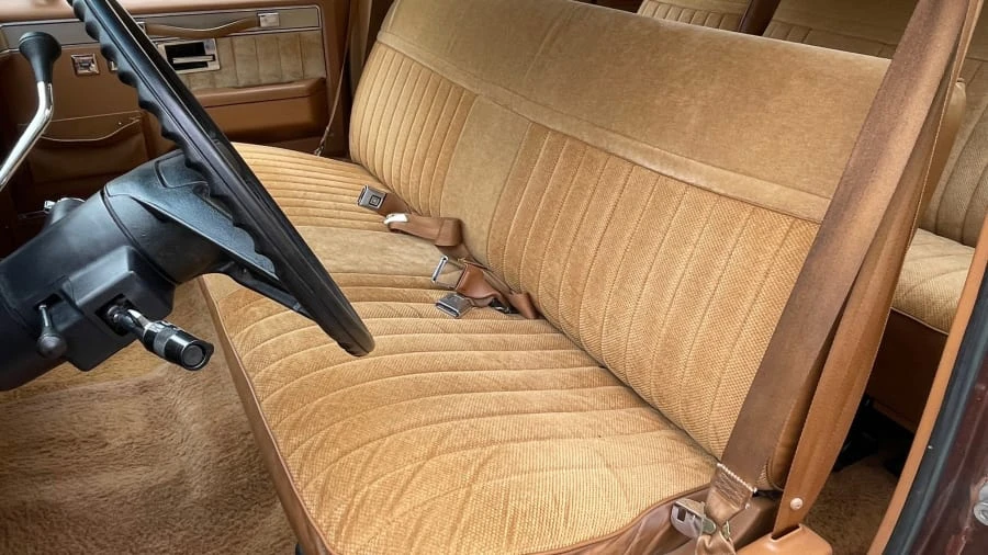 1988 Chevrolet Suburban 7th Gen - Image 6 of 31