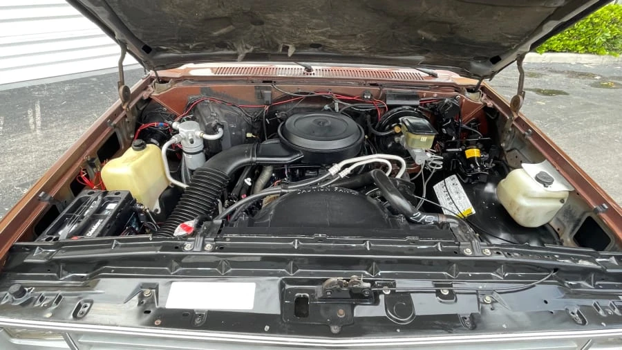 1988 Chevrolet Suburban 7th Gen - Image 20 of 31