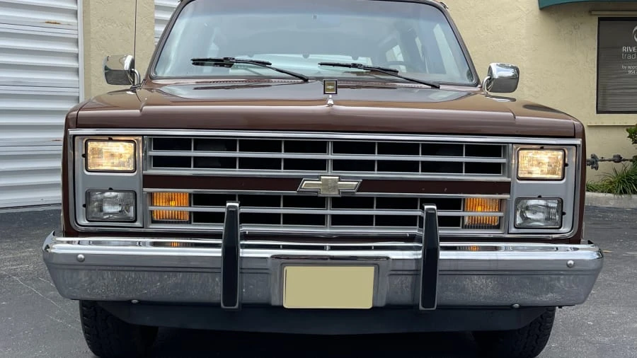 1988 Chevrolet Suburban 7th Gen - Image 25 of 31