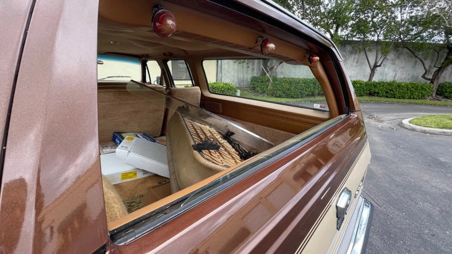 1988 Chevrolet Suburban 7th Gen - Image 27 of 31