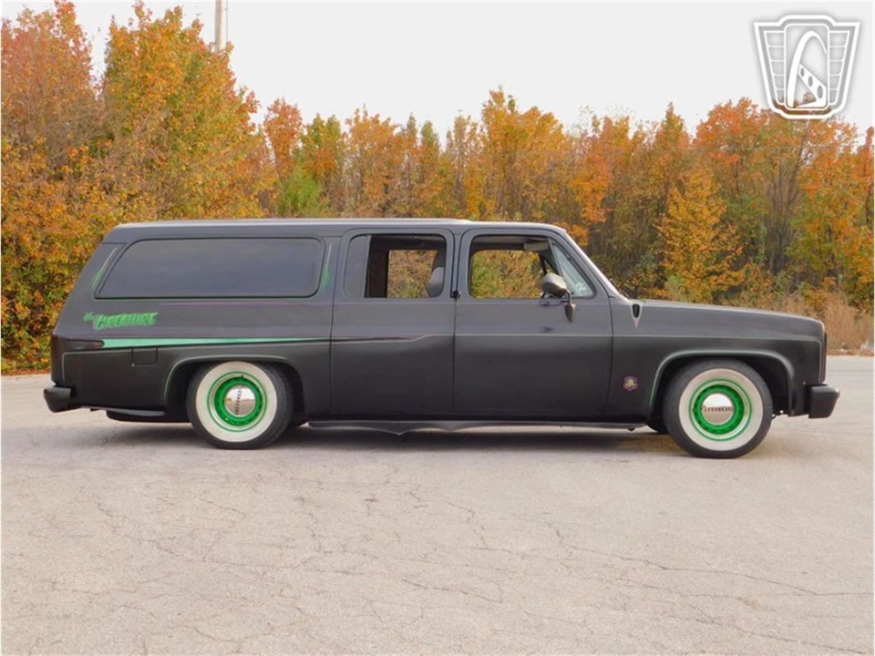 1988 Chevrolet Suburban 7th Gen - Image 2 of 31