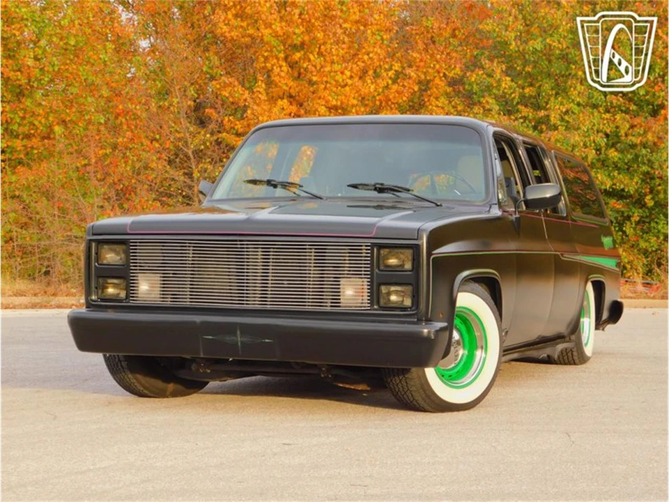 1988 Chevrolet Suburban 7th Gen - Image 25 of 31