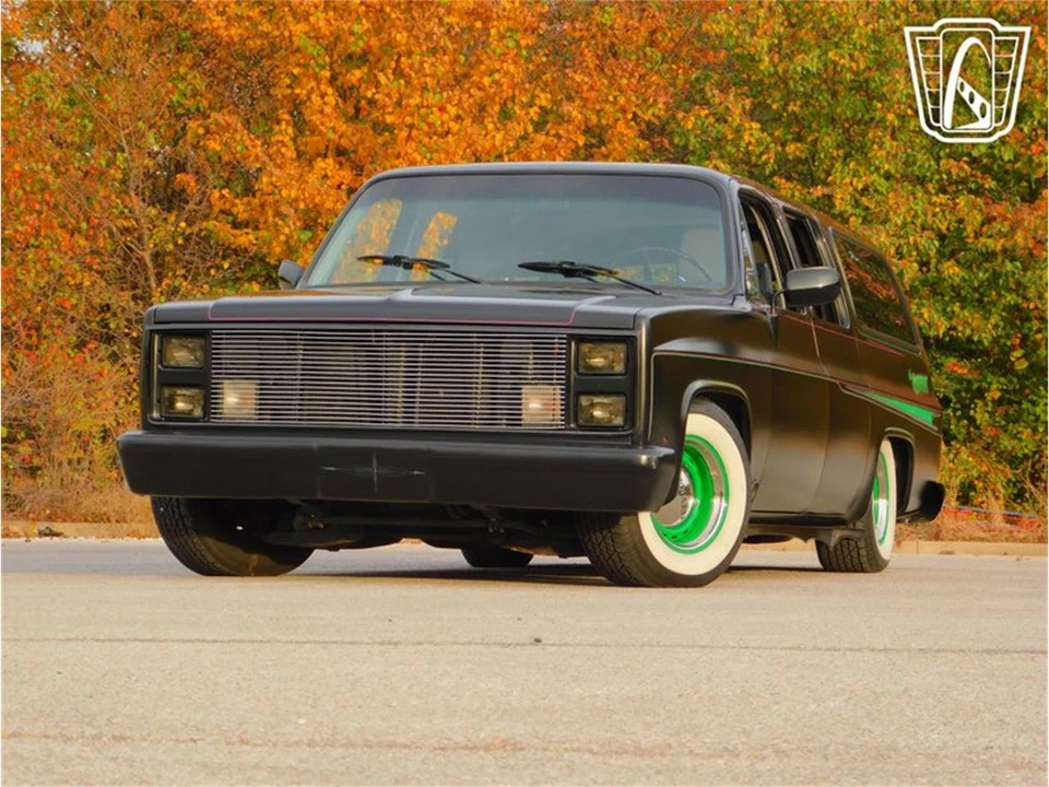 1988 Chevrolet Suburban 7th Gen - Image 26 of 31