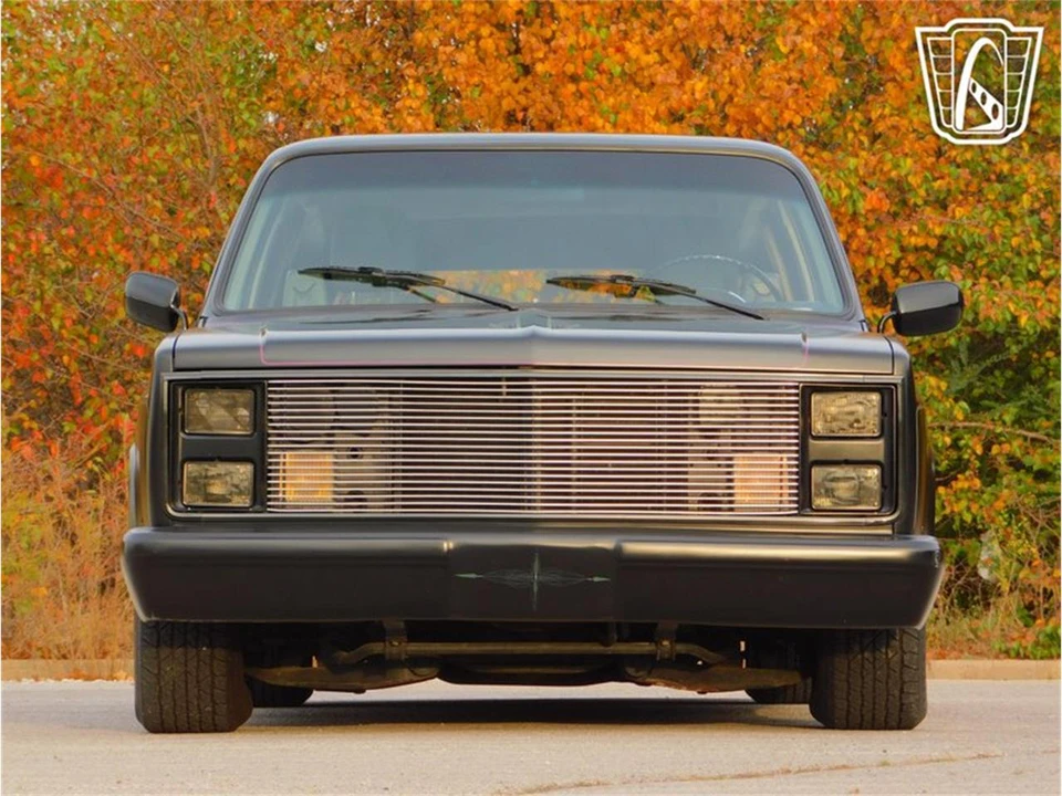 1988 Chevrolet Suburban 7th Gen - Image 4 of 31