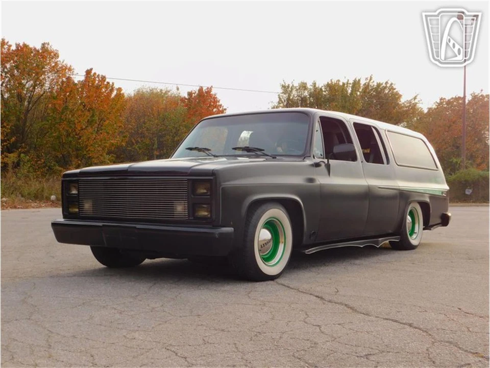 1988 Chevrolet Suburban 7th Gen - Image 28 of 31