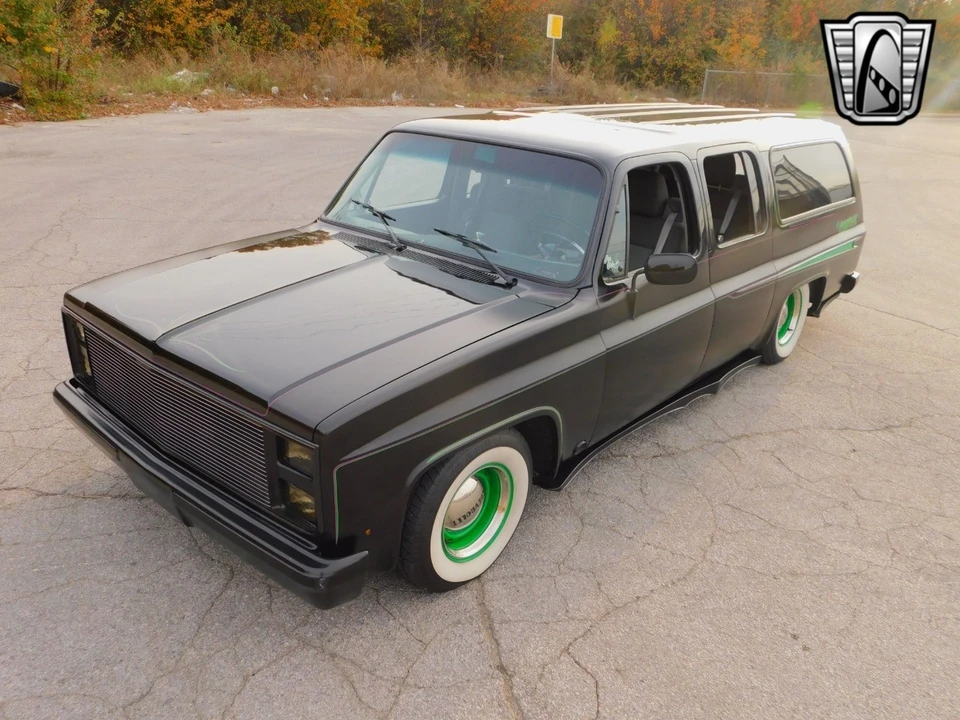 1988 Chevrolet Suburban 7th Gen - Image 3 of 12