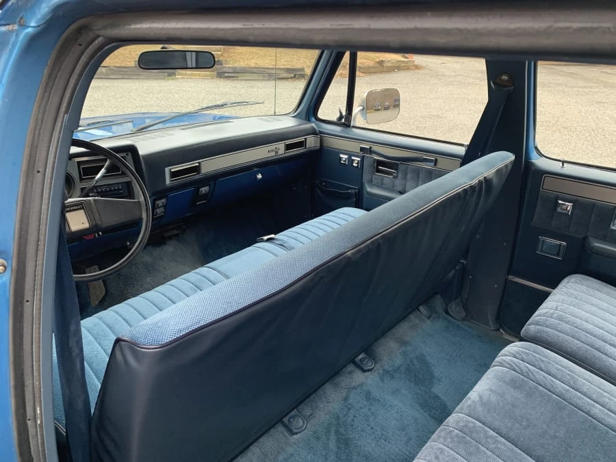 1988 Chevrolet Suburban 7th Gen - Image 6 of 17