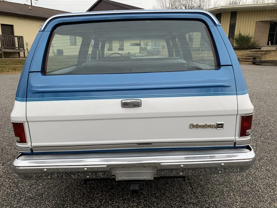 1988 Chevrolet Suburban 7th Gen - Image 14 of 17