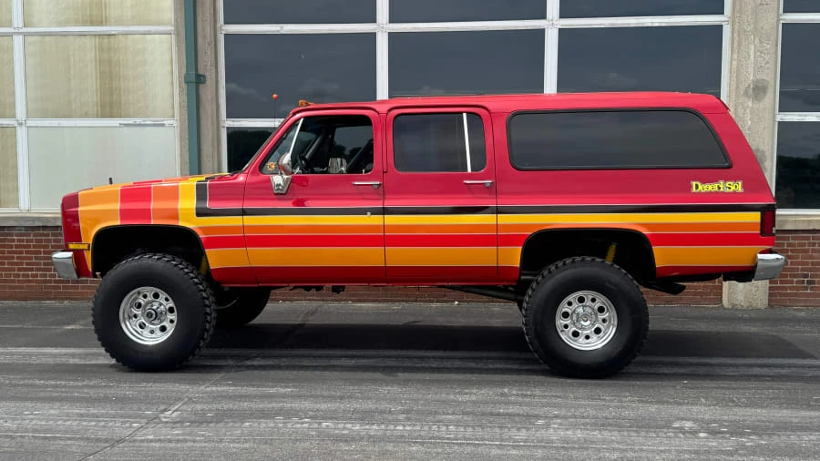 1988 Chevrolet Suburban 7th Gen - Image 2 of 13