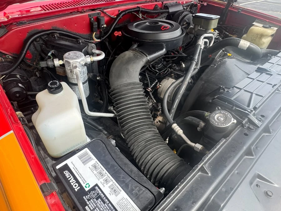 1988 Chevrolet Suburban 7th Gen - Image 12 of 13