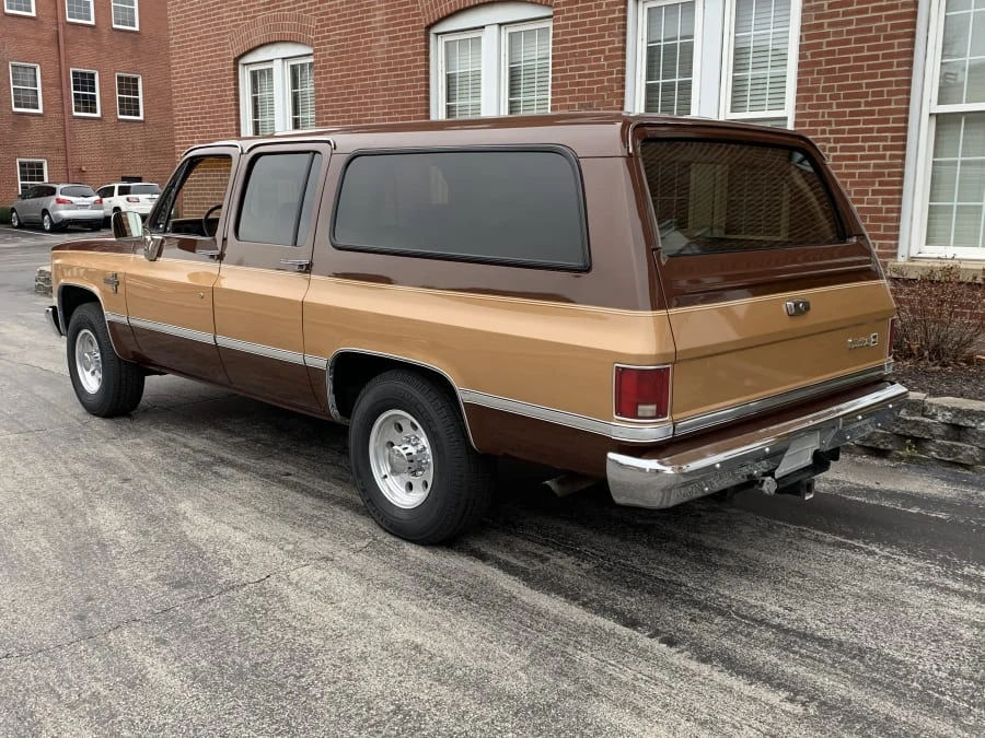 1988 Chevrolet Suburban 7th Gen - Image 3 of 9