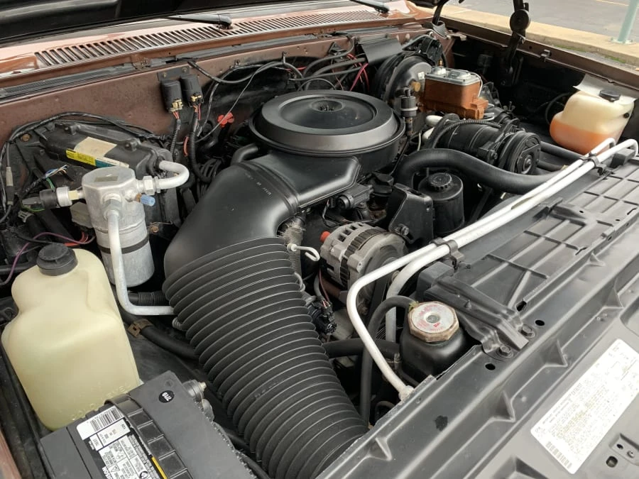 1988 Chevrolet Suburban 7th Gen - Image 9 of 9
