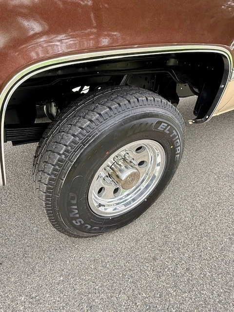 1988 Chevrolet Suburban 7th Gen - Image 8 of 21