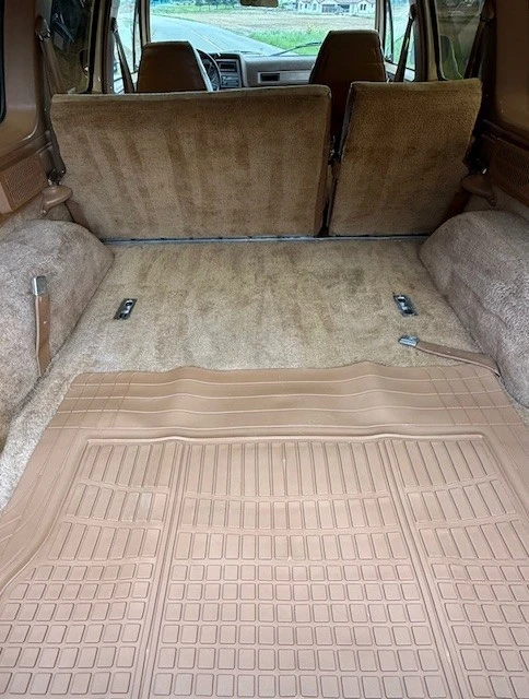 1988 Chevrolet Suburban 7th Gen - Image 20 of 21