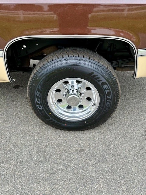 1988 Chevrolet Suburban 7th Gen - Image 5 of 21