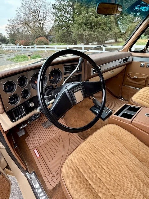 1988 Chevrolet Suburban 7th Gen - Image 13 of 21