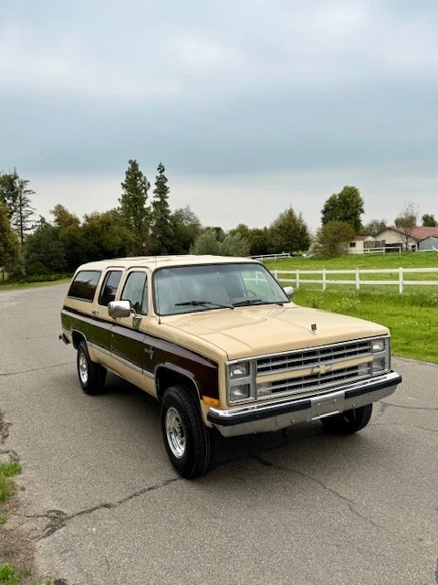 1988 Chevrolet Suburban 7th Gen - Image 4 of 21