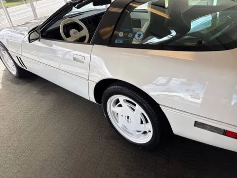 1988 Chevrolet Corvette C4 - Image 2 of 9
